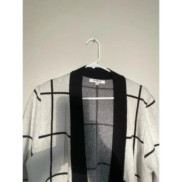Sweewëe Paris Off-White and Black Grid Print Longlined Knit Cardigan - Picture 4 of 9